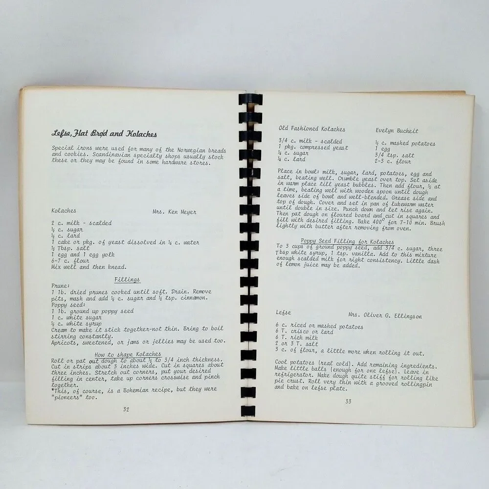 Vintage PIONEER Cook Book 1969 Decorah Iowa Norwegian American Mues spiral bound